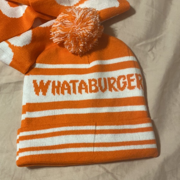 What a burger scarf and hat brand new - Picture 2 of 5